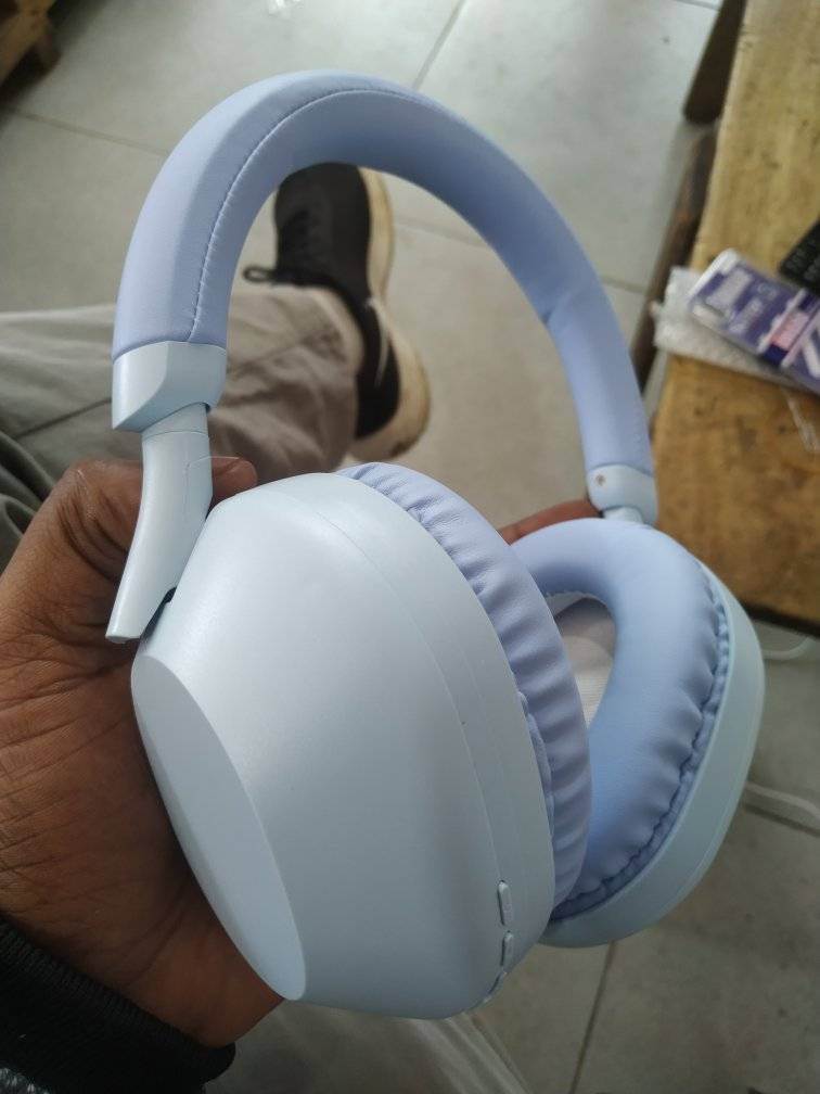 AH-8806 Wireless Bluetooth Headset over-ear