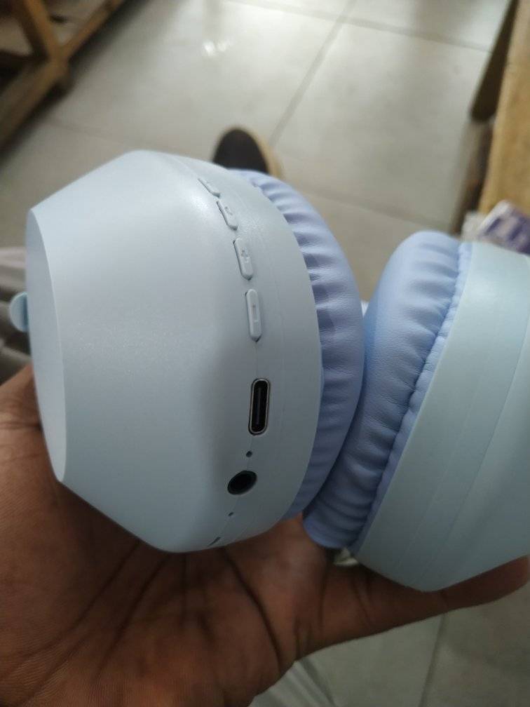 AH-8806 Wireless Bluetooth Headset over-ear